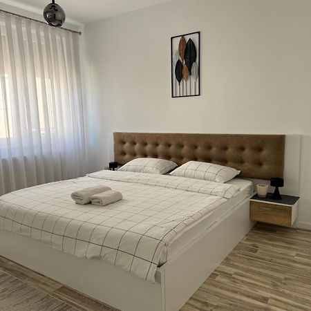 דירות פרישטינה Penthouse Exclusive מראה חיצוני תמונה