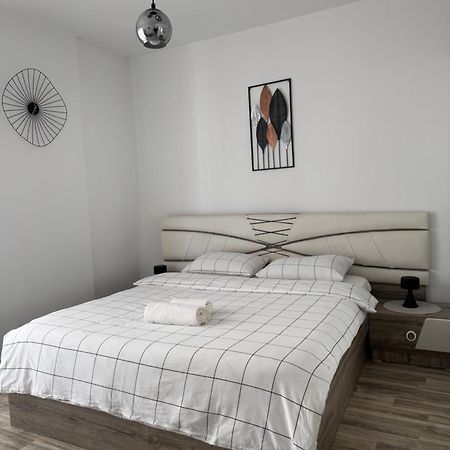 דירות פרישטינה Penthouse Exclusive מראה חיצוני תמונה