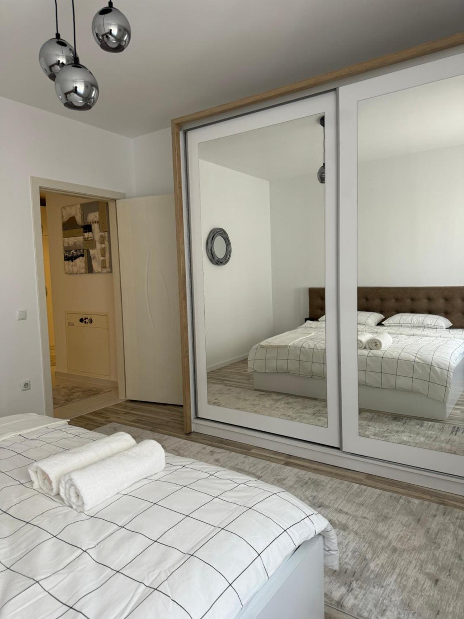 דירות פרישטינה Penthouse Exclusive מראה חיצוני תמונה