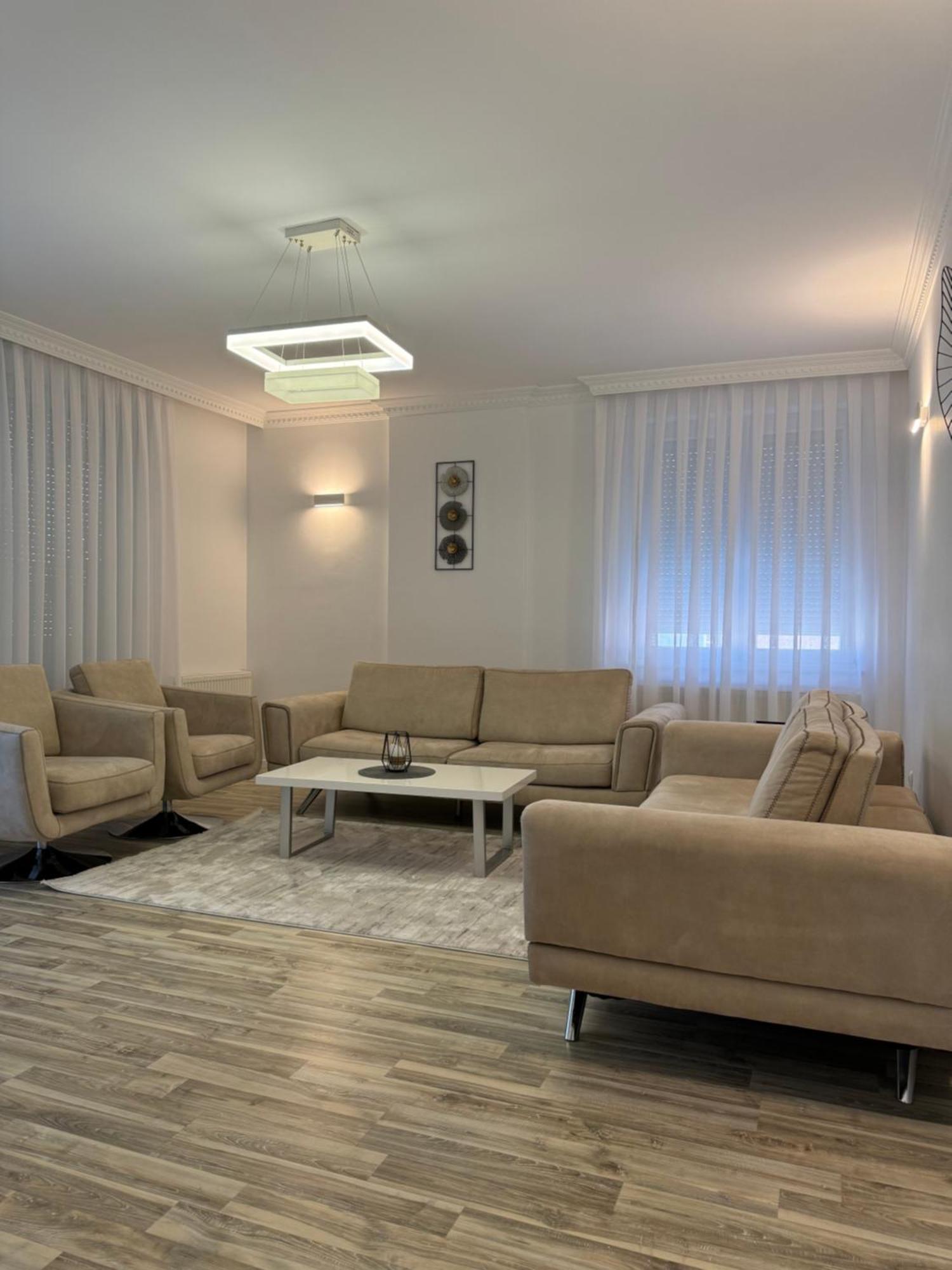 דירות פרישטינה Penthouse Exclusive מראה חיצוני תמונה