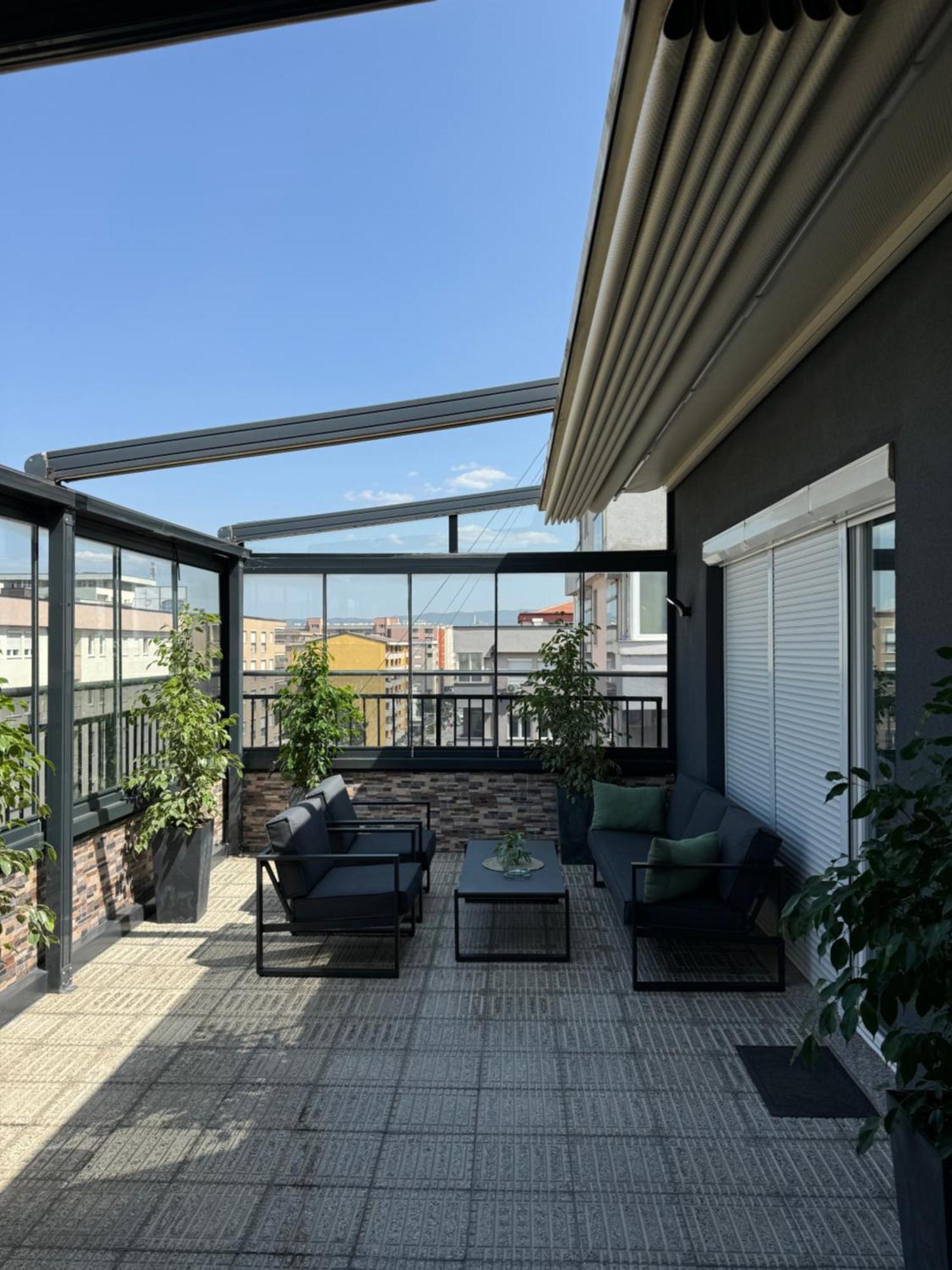 דירות פרישטינה Penthouse Exclusive מראה חיצוני תמונה